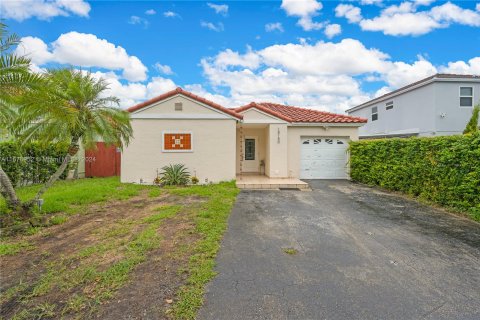 Villa ou maison à vendre à Miami, Floride: 3 chambres, 109.72 m2 № 1401695 - photo 4