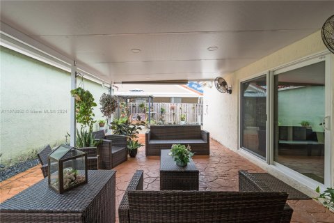 Casa en venta en Miami, Florida, 3 dormitorios, 109.72 m2 № 1401695 - foto 9