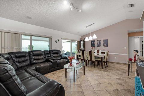 Casa en venta en Miami, Florida, 3 dormitorios, 109.72 m2 № 1401695 - foto 21