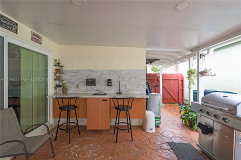 Casa en venta en Miami, Florida, 3 dormitorios, 109.72 m2 № 1401695 - foto 8