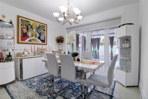 Casa en venta en Miami, Florida, 4 dormitorios, 180.23 m2 № 1401696 - foto 5