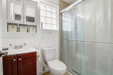 Casa en venta en Miami, Florida, 4 dormitorios, 180.23 m2 № 1401696 - foto 25