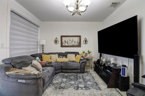 Casa en venta en Miami, Florida, 4 dormitorios, 180.23 m2 № 1401696 - foto 8