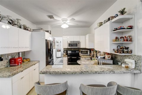 Casa en venta en Miami, Florida, 4 dormitorios, 180.23 m2 № 1401696 - foto 10