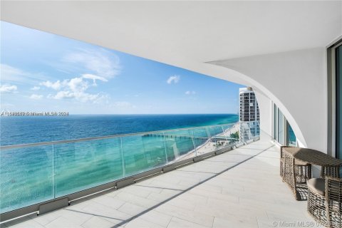 Condo in Sunny Isles Beach, Florida, 4 bedrooms  № 1321175 - photo 14