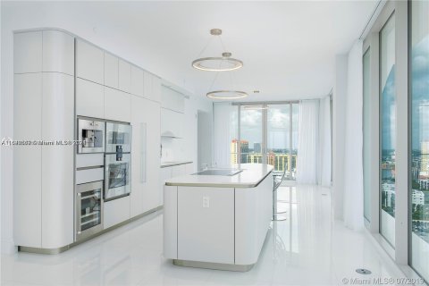 Condo in Sunny Isles Beach, Florida, 4 bedrooms  № 1321175 - photo 4