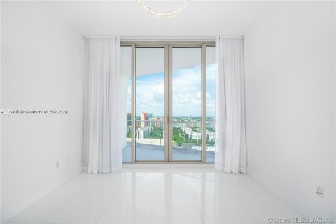 Condo in Sunny Isles Beach, Florida, 4 bedrooms  № 1321175 - photo 5