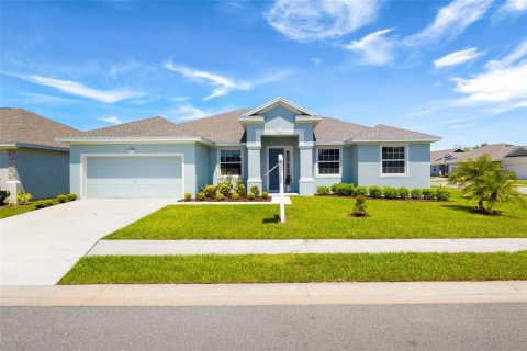 House in Lakeland, Florida 4 bedrooms, 227.42 sq.m. № 1123672 - photo 1