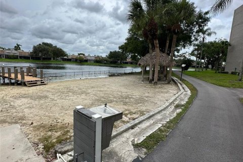 Condo in Pembroke Pines, Florida, 1 bedroom  № 1309181 - photo 17