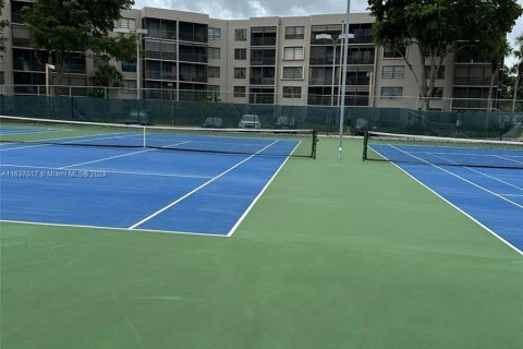 Condo in Pembroke Pines, Florida, 1 bedroom  № 1309181 - photo 21