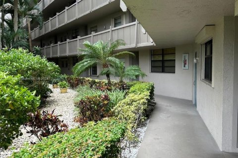 Condo in Pembroke Pines, Florida, 1 bedroom  № 1309181 - photo 4