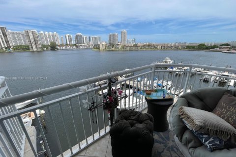 Copropriété à vendre à Aventura, Floride: 2 chambres, 149.11 m2 № 1306482 - photo 2