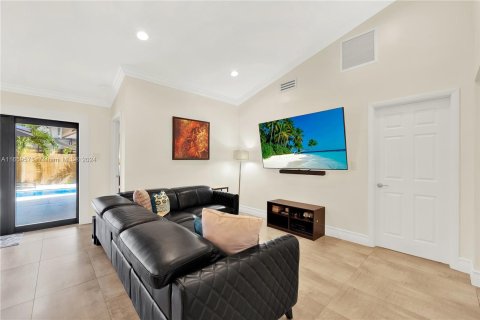 Casa en alquiler en Miami, Florida, 3 dormitorios, 173.08 m2 № 1370372 - foto 22