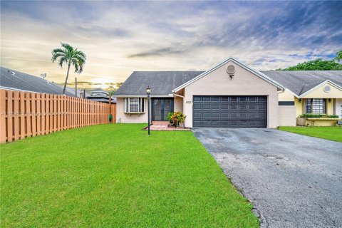 Villa ou maison à louer à Miami, Floride: 3 chambres, 173.08 m2 № 1370372 - photo 5