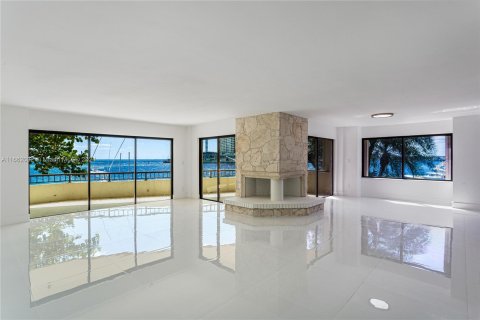 Condominio en alquiler en Miami, Florida, 2 dormitorios, 142.88 m2 № 1370413 - foto 10