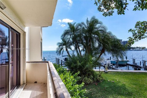 Condominio en alquiler en Miami, Florida, 2 dormitorios, 142.88 m2 № 1370413 - foto 26