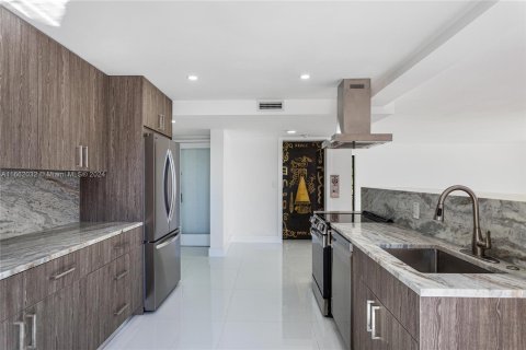 Copropriété à louer à Miami, Floride: 2 chambres, 142.88 m2 № 1370413 - photo 8