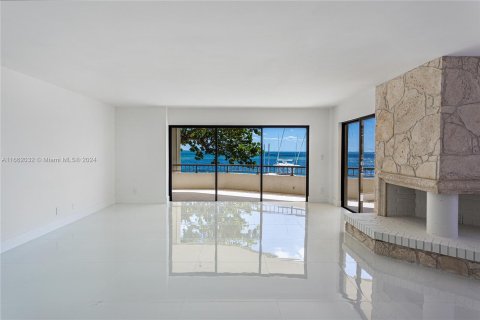 Condo in Miami, Florida, 2 bedrooms  № 1370413 - photo 11