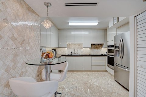 Condominio en venta en Key Biscayne, Florida, 2 dormitorios, 134.71 m2 № 866036 - foto 5