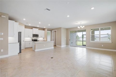 House in Port Charlotte, Florida 3 bedrooms, 168.71 sq.m. № 1264691 - photo 12