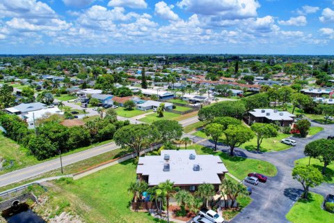 Touwnhouse à vendre à Lake Worth, Floride: 3 chambres, 147.34 m2 № 1187607 - photo 3