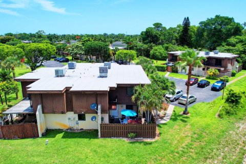 Touwnhouse à vendre à Lake Worth, Floride: 3 chambres, 147.34 m2 № 1187607 - photo 1