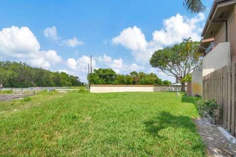 Adosado en venta en Lake Worth, Florida, 3 dormitorios, 147.34 m2 № 1187607 - foto 15