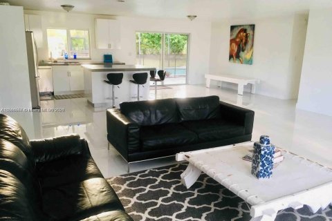 Casa en venta en Palmetto Bay, Florida, 4 dormitorios, 343.46 m2 № 1098380 - foto 16