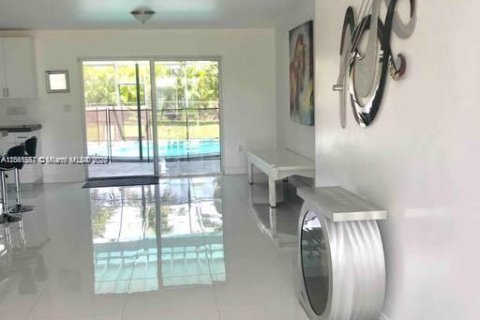 Villa ou maison à vendre à Palmetto Bay, Floride: 4 chambres, 343.46 m2 № 1098380 - photo 12