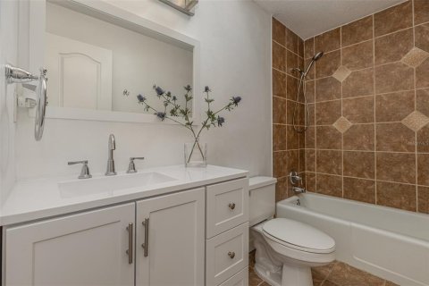 Copropriété à vendre à Orlando, Floride: 2 chambres, 103.68 m2 № 1198553 - photo 12