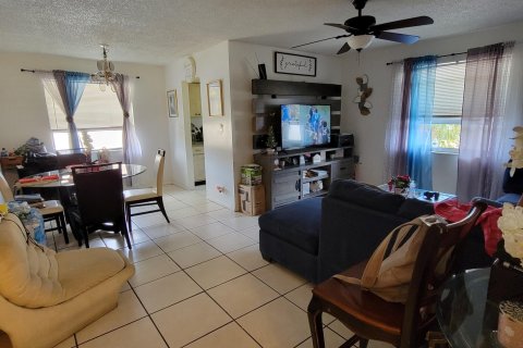 Condo in Lauderdale Lakes, Florida, 2 bedrooms  № 1079232 - photo 8