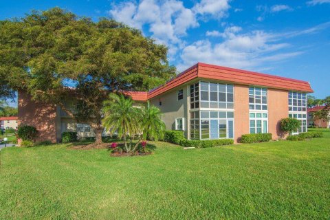 Condo in Vero Beach, Florida, 2 bedrooms  № 1221207 - photo 24