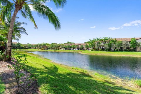 Touwnhouse à vendre à Coconut Creek, Floride: 4 chambres, 148.09 m2 № 1172459 - photo 1