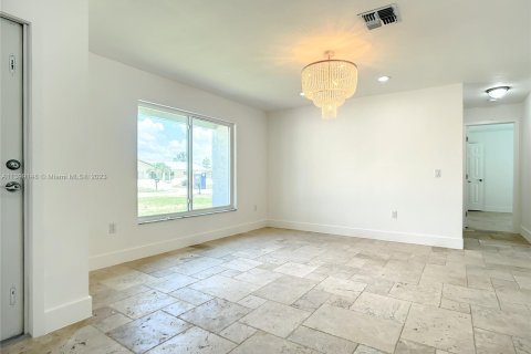 Villa ou maison à vendre à Fort Myers, Floride: 3 chambres № 547575 - photo 3