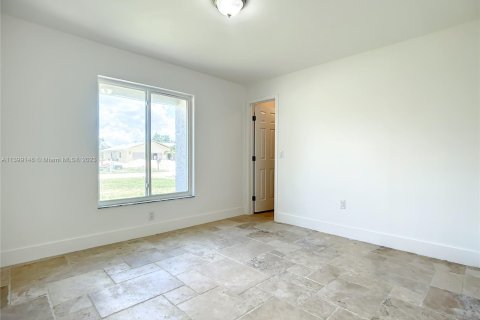Casa en venta en Fort Myers, Florida, 3 dormitorios № 547575 - foto 27
