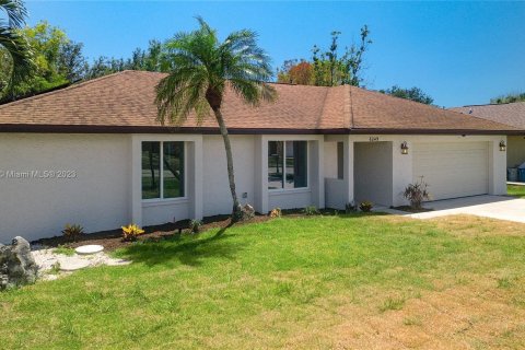 House in Fort Myers, Florida 3 bedrooms № 547575 - photo 10