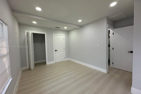 Immobilier commercial à vendre à Miami, Floride: 174.66 m2 № 1007132 - photo 28