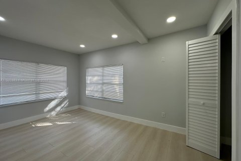 Immobilier commercial à vendre à Miami, Floride: 174.66 m2 № 1007132 - photo 26