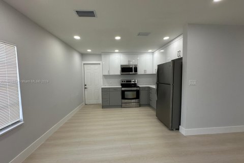 Immobilier commercial à vendre à Miami, Floride: 174.66 m2 № 1007132 - photo 24