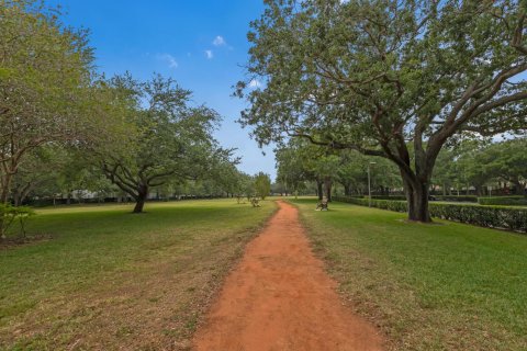 Villa ou maison à vendre à Palm Beach Gardens, Floride: 2 chambres, 107.02 m2 № 1142575 - photo 3