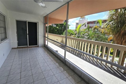 Copropriété à vendre à Hallandale Beach, Floride: 2 chambres, 99.41 m2 № 1388077 - photo 6