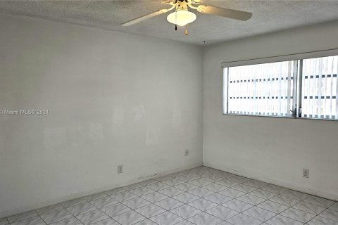 Copropriété à vendre à Hallandale Beach, Floride: 2 chambres, 99.41 m2 № 1388077 - photo 20