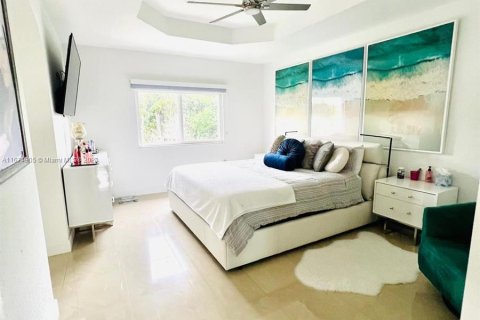 Casa en venta en Miami, Florida, 5 dormitorios, 256.87 m2 № 1398301 - foto 13