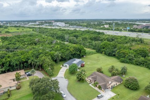 Villa ou maison à vendre à Davie, Floride: 4 chambres, 288.37 m2 № 1305284 - photo 8