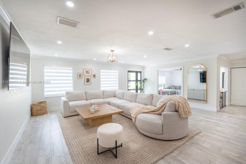 Villa ou maison à vendre à Davie, Floride: 4 chambres, 288.37 m2 № 1305284 - photo 16