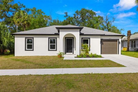 House in Tampa, Florida 3 bedrooms, 126.81 sq.m. № 1434516 - photo 1