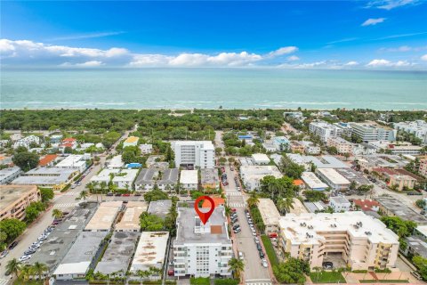 Condo in Miami Beach, Florida, 1 bedroom  № 1423003 - photo 1