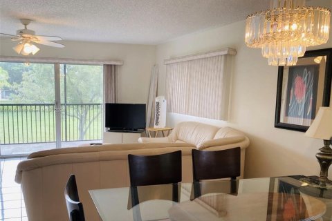 Condo in Pembroke Pines, Florida, 2 bedrooms  № 1331008 - photo 5