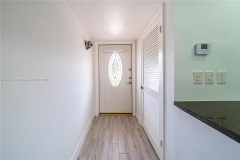 Condominio en venta en Pembroke Pines, Florida, 2 dormitorios, 108.7 m2 № 736054 - foto 2