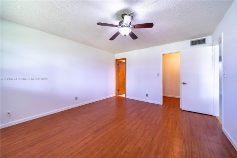 Condominio en venta en Pembroke Pines, Florida, 2 dormitorios, 108.7 m2 № 736054 - foto 17